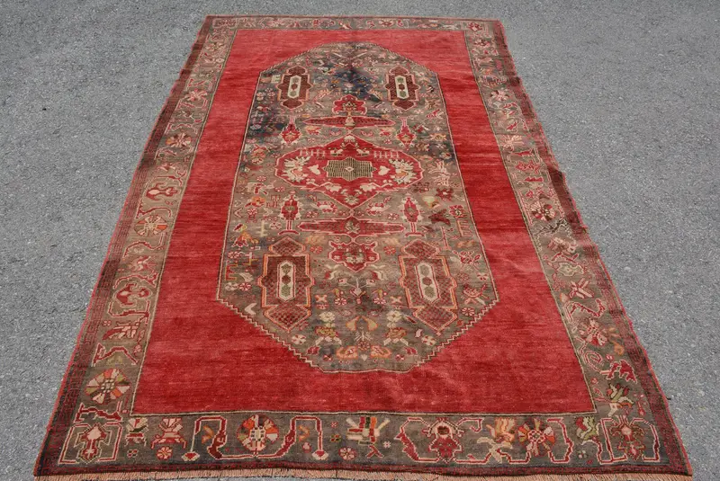 Türkischer Vintage-Teppich 4,9 x 7,9 Fuß, rotgrauer Orientteppich - 1