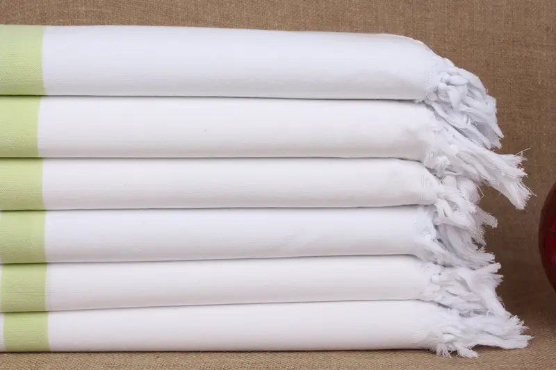 パーソナライズ刺繍ピスタチオグリーンストライプビーチタオル、40x71インチ