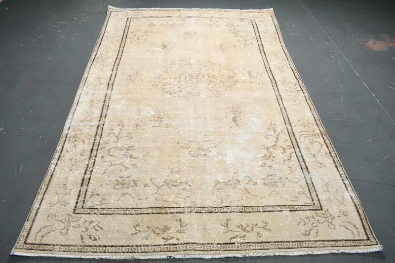 5.5x9 ft Vintage Rug, Turkish Large Rug, Beige Brown Polka dot Rug - 1