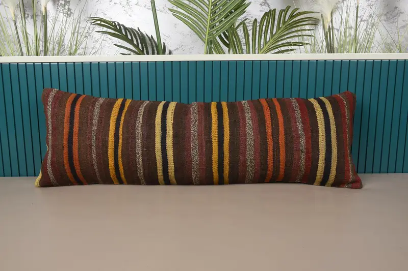 Almohada de rayas marrón y amarilla bordada, almohada de lanzamiento hecha a mano