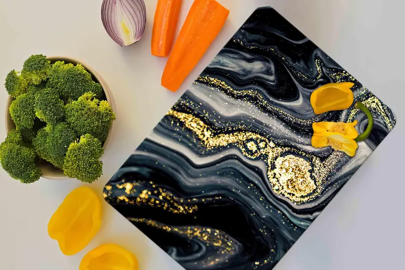 きらめくゴールドの大理石ガラスまな板、コンテンポラリーキッチンエッセンシャル