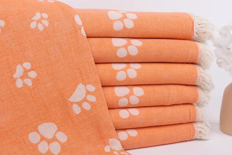 Luxury towel, Bachelorette Party Favors, Bathroom Towel, Sand-resistant towel, Personalized Bridesmaid Beach Towel, 70x36 Cotton Paw Design Towel - 2