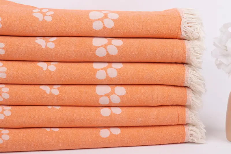 Luxury towel, Bachelorette Party Favors, Bathroom Towel, Sand-resistant towel, Personalized Bridesmaid Beach Towel, 70x36 Cotton Paw Design Towel - 4