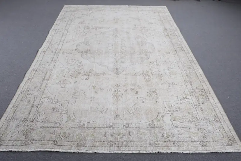 Türk Vintage Halısı, 6.4x9.6 ft Oushak Halısı, Beyaz Patchwork Yün Halısı - 1