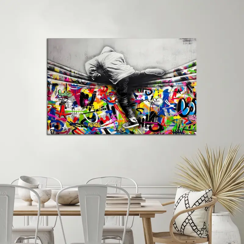 モダンなバンクシー グラフィティ キャンバス: 平和愛好家のためのカラフルなアートワーク