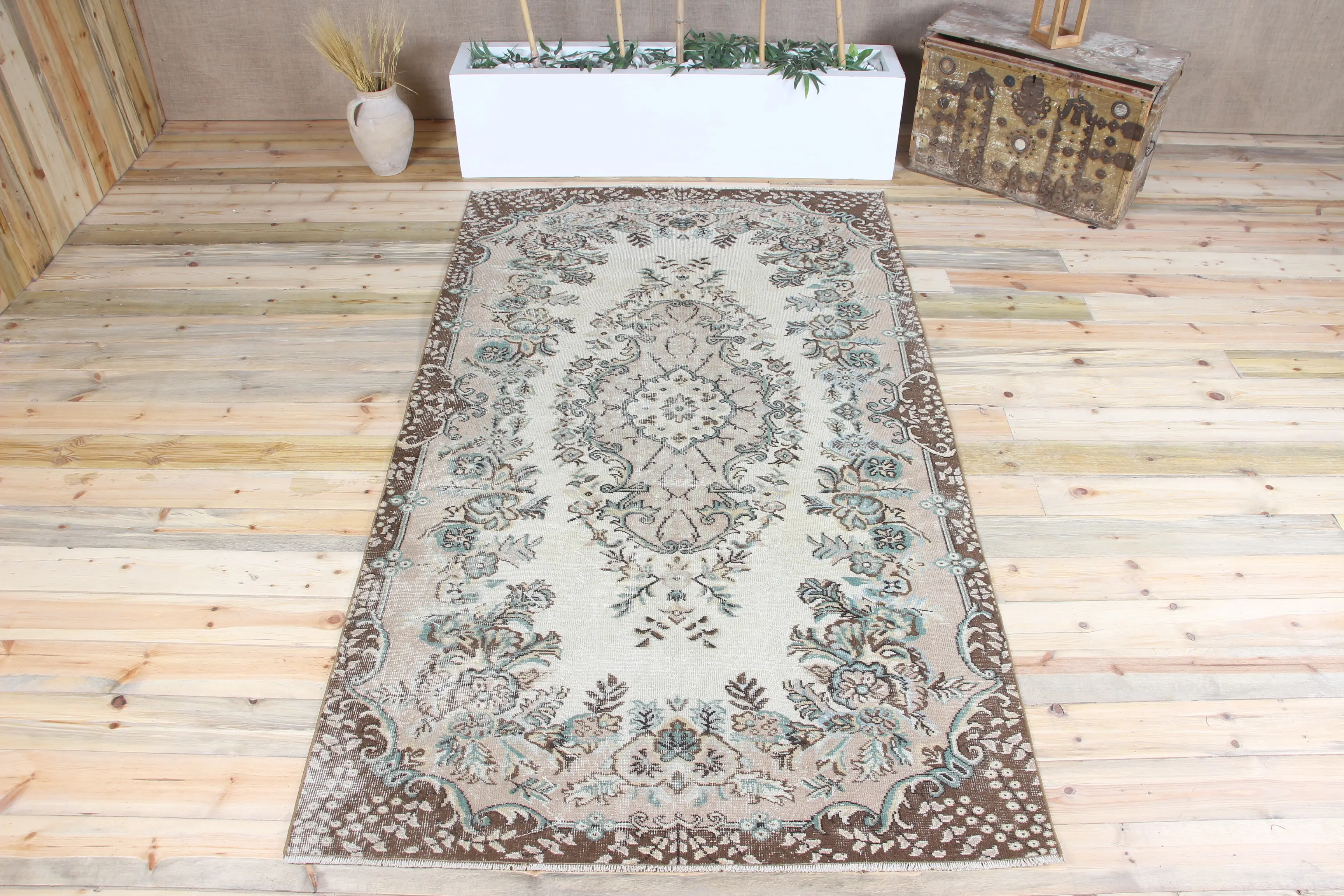 Türk Vintage Halısı, 4.8x8.5 ft Oushak Halısı, Kahverengi Yeşil Çiçekli Halı - 1