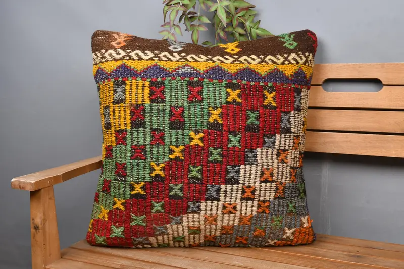 Rot-grünes Patchwork-Wurfkissen, 24x24 besticktes Kissen