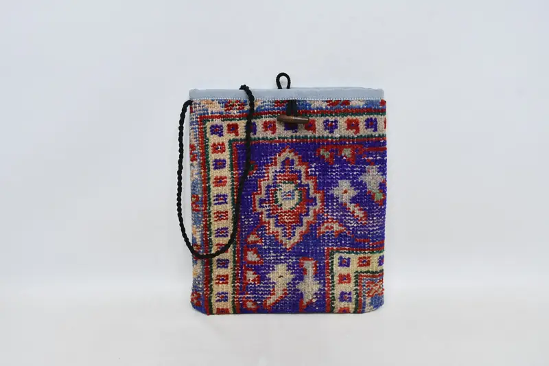 スチームパンククロスボディキリムバッグ、調節可能なストラップ付き、ヴィンテージモチーフのキリムバッグ