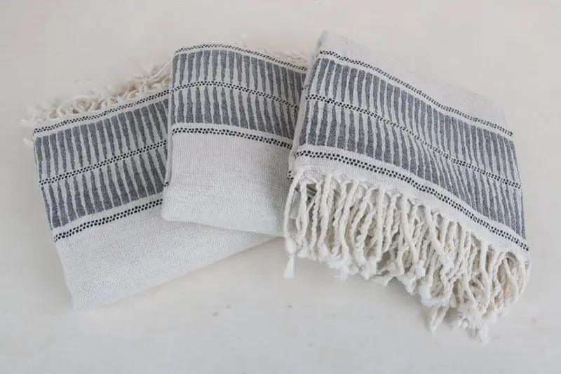 Turkish hand towel, 70x40 Linen Striped Towel, Gift For Him, Yoga Towel, Sand-free towel, Bridesmaid Favors, Antibacterial Turkish peshtemal towel - 3