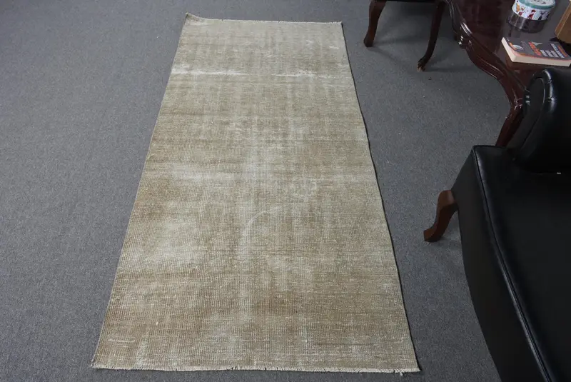 Handmade Green Floral Rug, 3x6 ft Elegant Addition