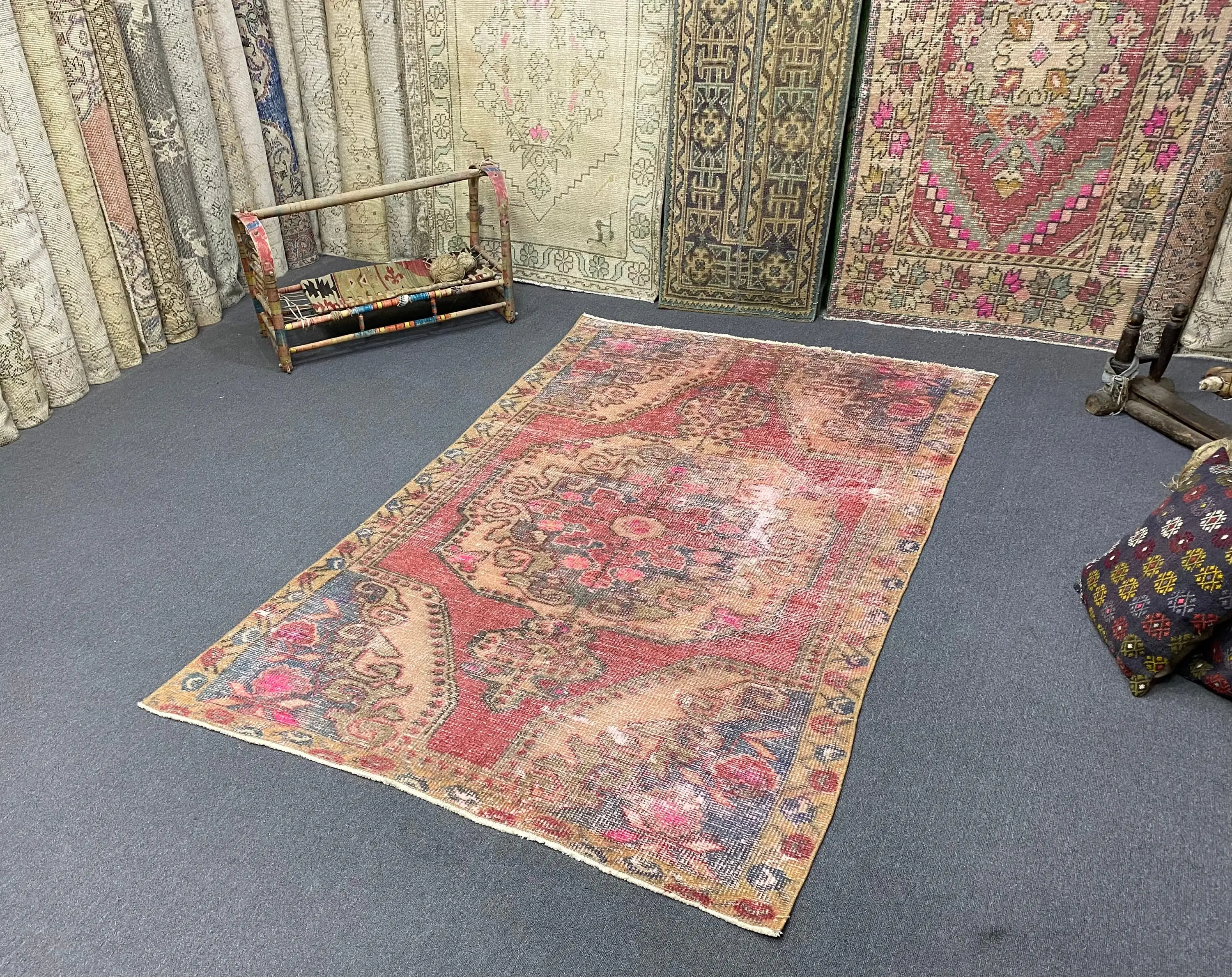 Turkish Area Rug 4.1x7.2 ft (125x218 cm), Vintage Red Floral Rug - 1