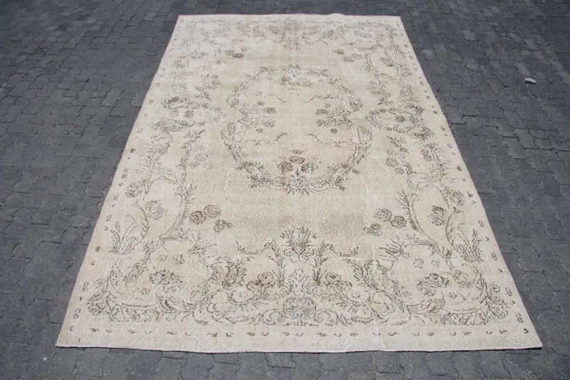 Turkish Vintage Oversize Rug 6.8x10.5 ft, White Gray Southwestern Rug - 1