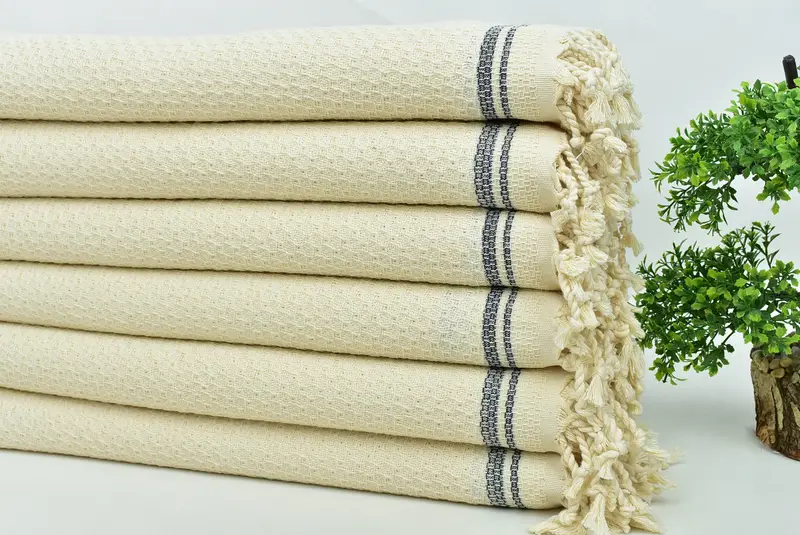Monogram el havlu, el yapımı hediye, 38x18 pamuklu çizgili havlu, kişiselleştirilmiş el havlu, nedime hediyeleri, gelin için hediye, nedime hediyesi - 3