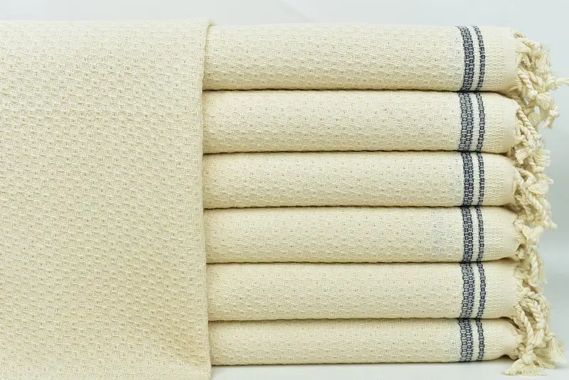 Monogram el havlu, el yapımı hediye, 38x18 pamuklu çizgili havlu, kişiselleştirilmiş el havlu, nedime hediyeleri, gelin için hediye, nedime hediyesi - 1