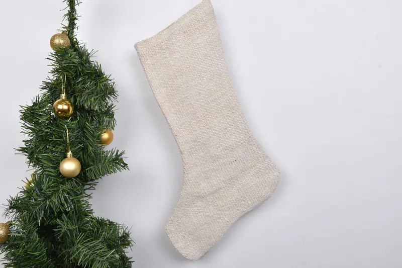 Şenlikli Noel Süsleri Deseni, 7 İnç Genişliğinde Noel Çorabı