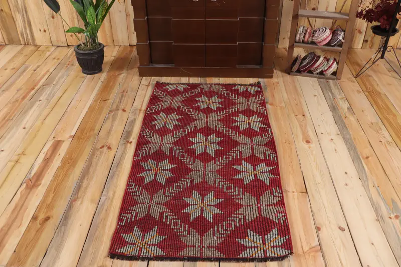 Vintage 2.5x4.9 ft Halı, Küçük Türk Halısı, Kırmızı Beyaz Kamuflaj Halı - 1