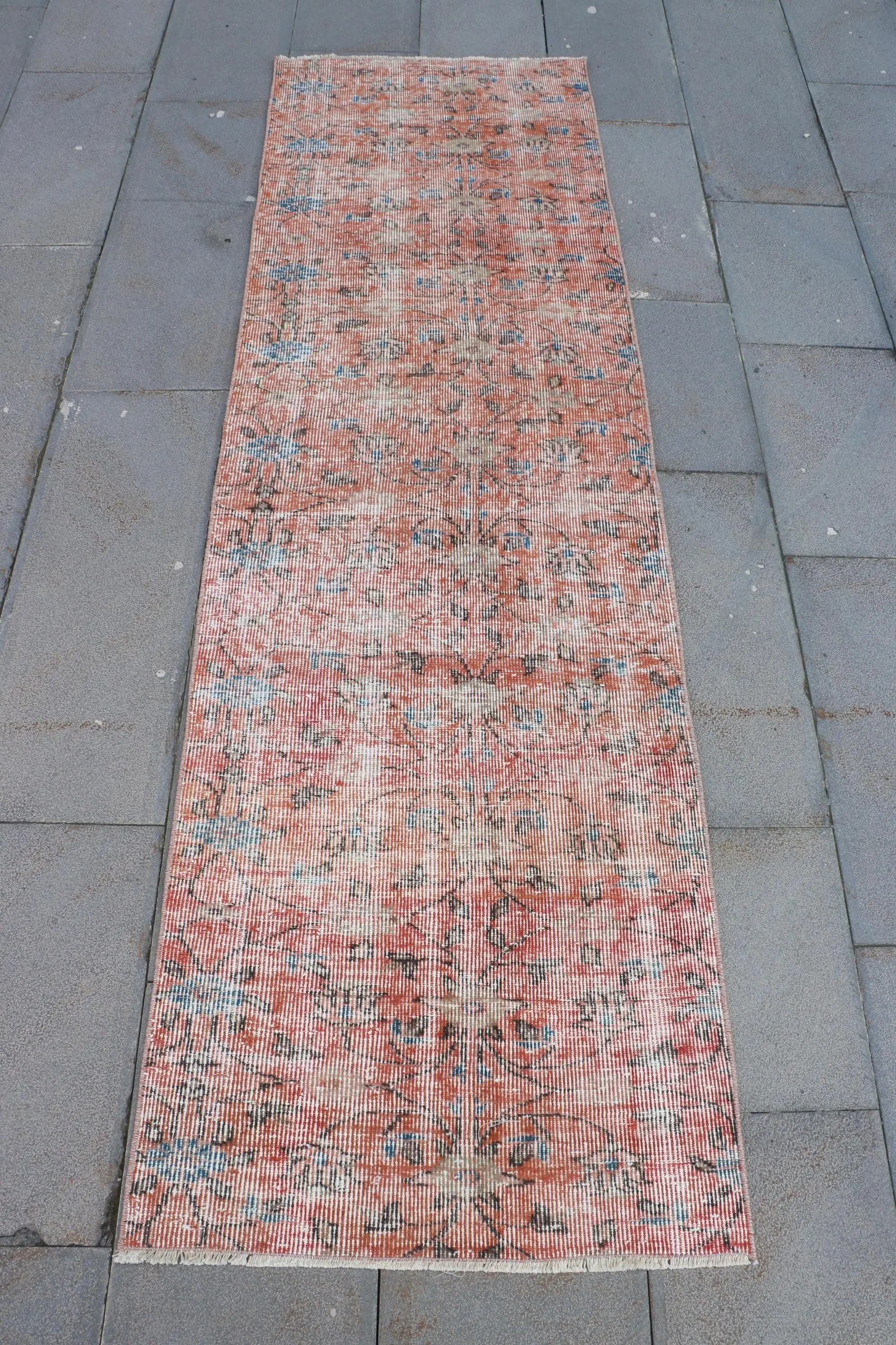 Lebendiger orange-blauer Teppich, 2,4 x 7,9 Fuß persisches Muster - 1