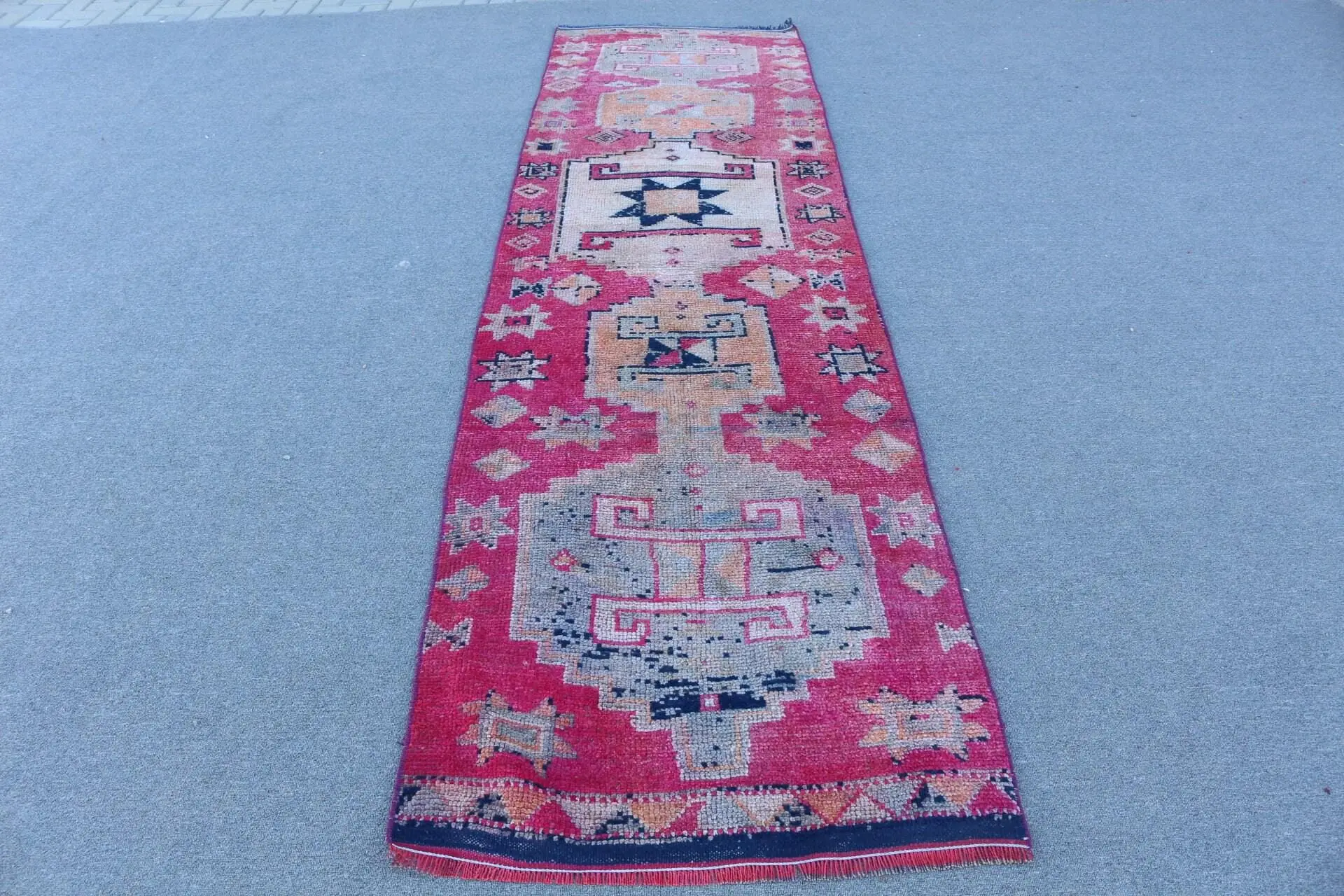 Turkish Runner Rug 2.9x10.7 ft, Vintage Herki Red Animal Print Wool Rug - 1