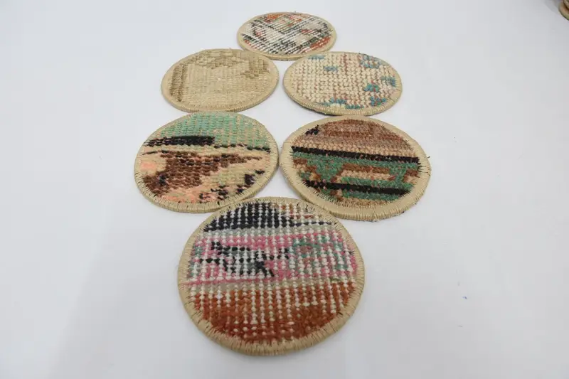 Eleganter Untersetzer in Beige und Grün, langlebig und stilvoll