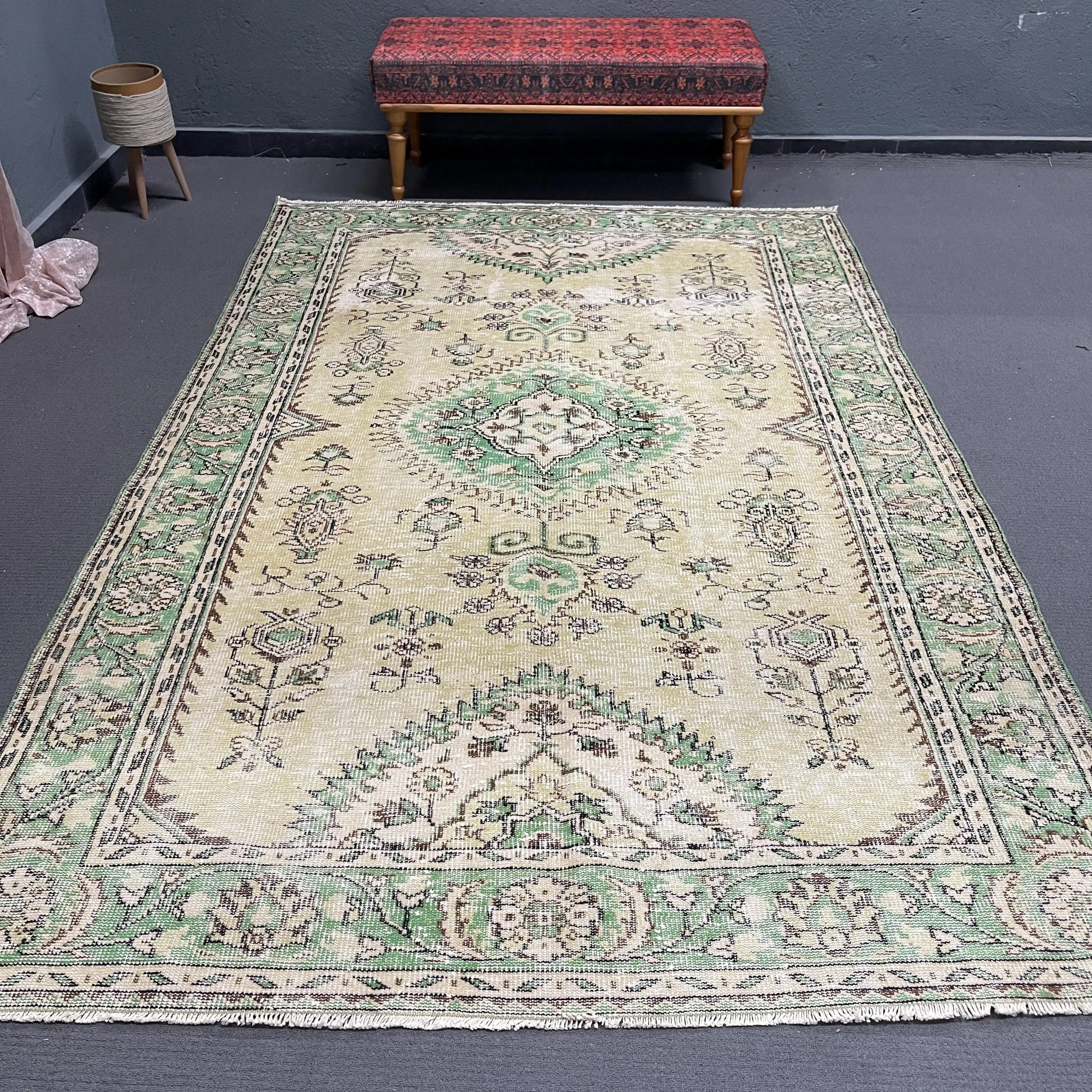 Vintage türkischer Teppich 6x9,1 ft (184x278 cm), grüner abstrakter Teppich - 1