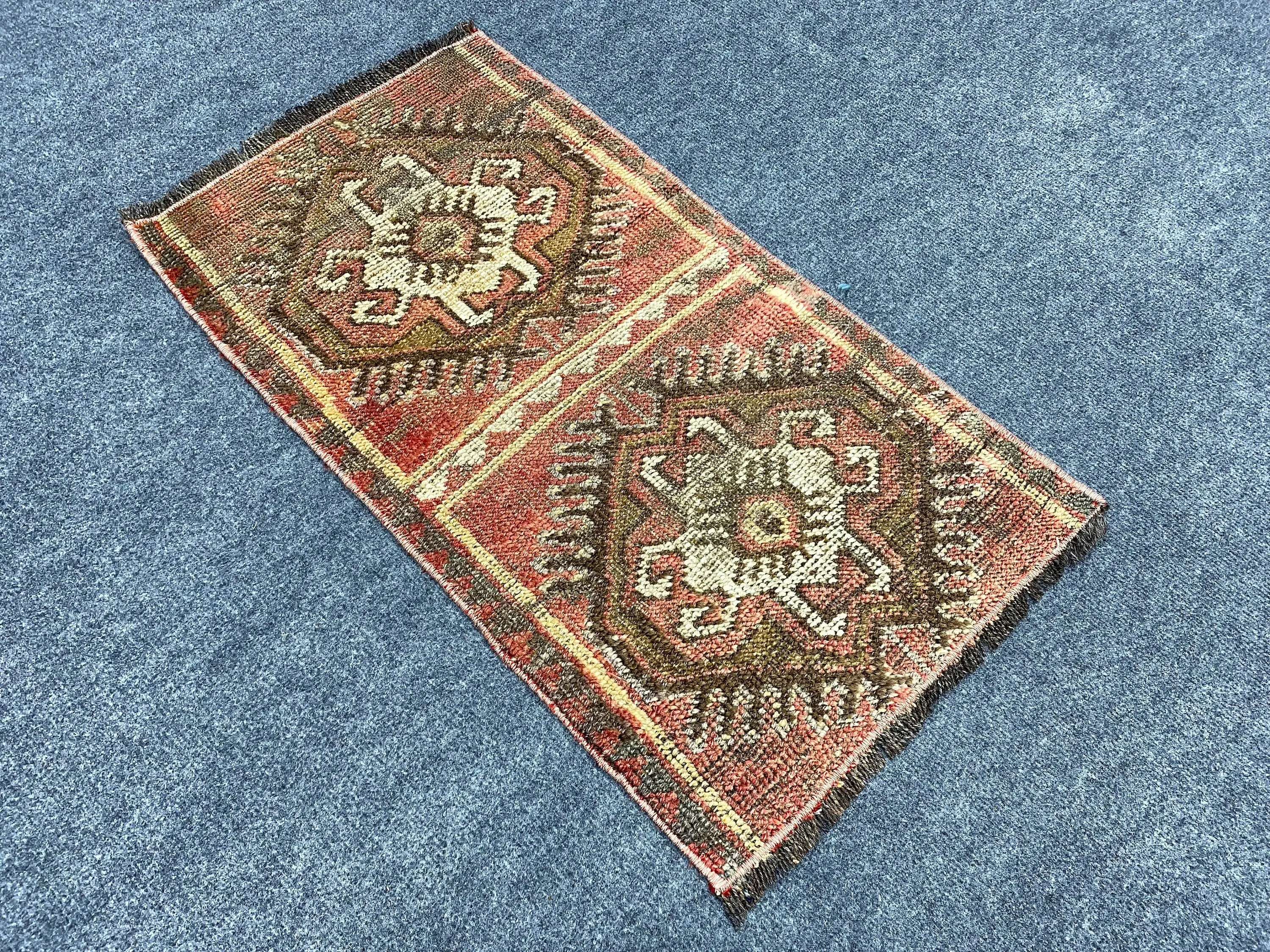 Vintage Turkish Small Rug 1.4x2.4 ft, Red Moroccan Rug Wool - 1