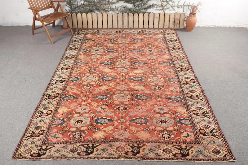 Handgefertigter Teppich in Braun und Blau, 7,2 x 10,1 Fuß, gestreift, geometrisch