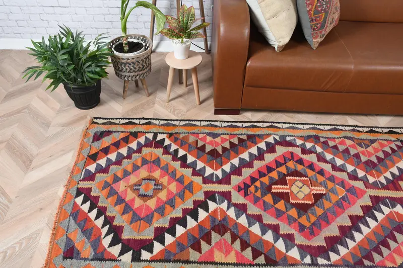 Vintage Herki Runner Halı 3.2x10.5 ft (99x321 cm), Türk Kırmızı Çiçekli Halı - 1