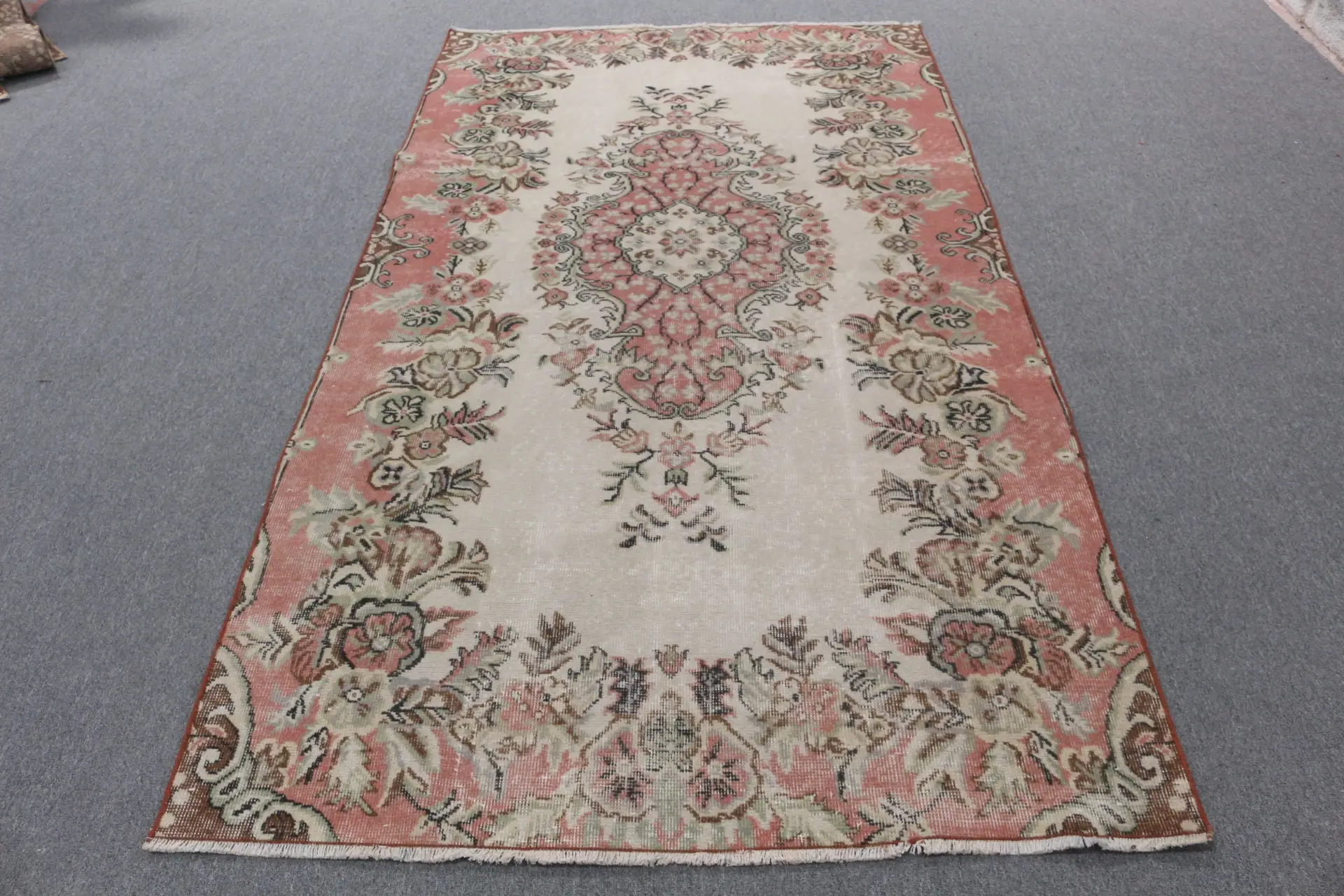 Vintage Rug 4.7x8.4 ft, Red White Oriental Wool Turkish Rug - 1
