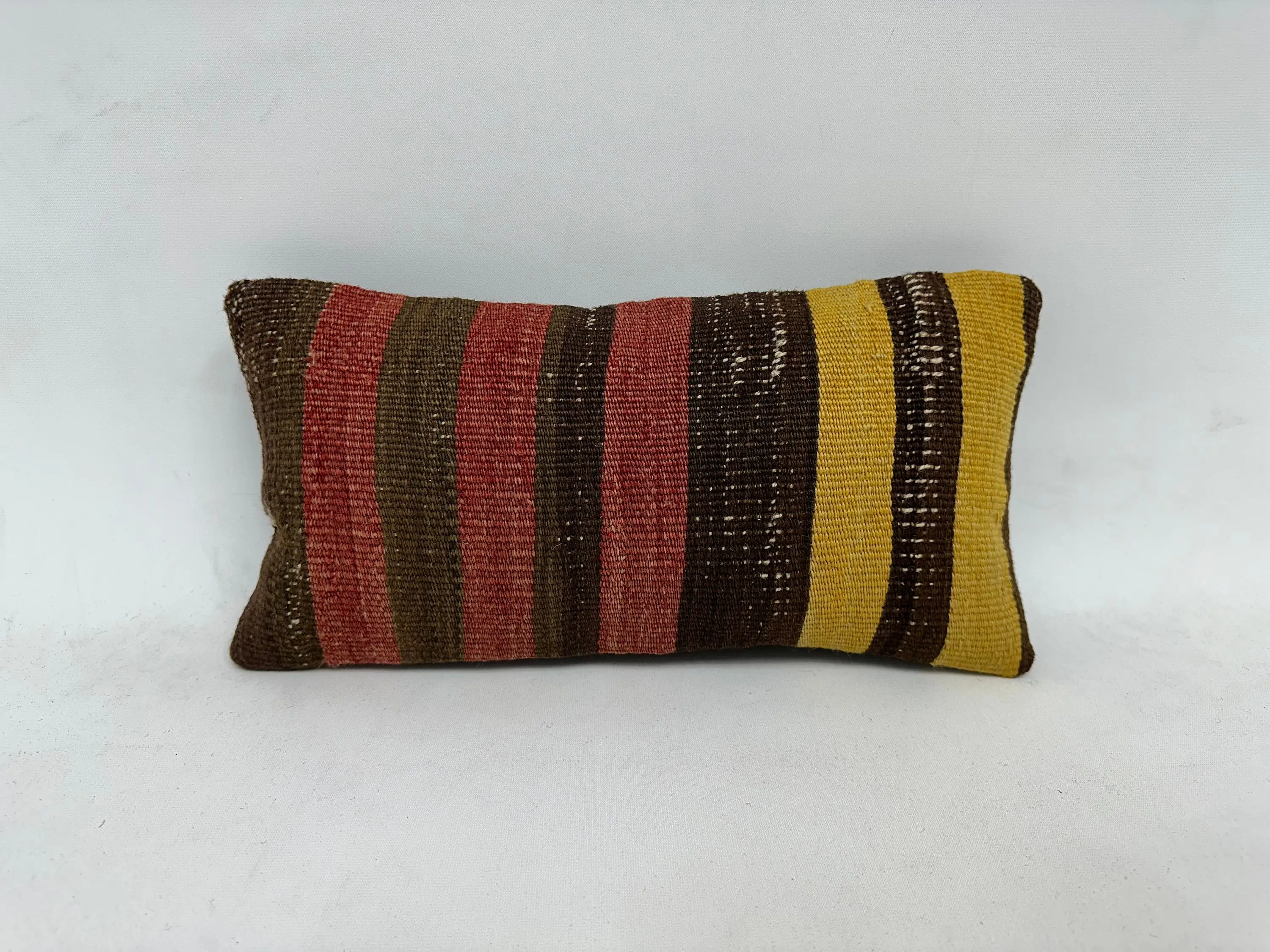 Kırmızı ve sarı çizgili dekoratif yastık, 8x16 inç işlemeli pamuklu yastık - 1