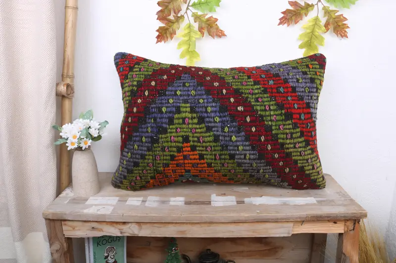 Rot-grün gestreiftes Kissen, 16x24 besticktes Wurfkissen