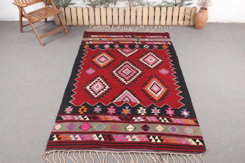 Pembe Bordürlü El Yapımı Kırmızı Halı, 155x232 cm