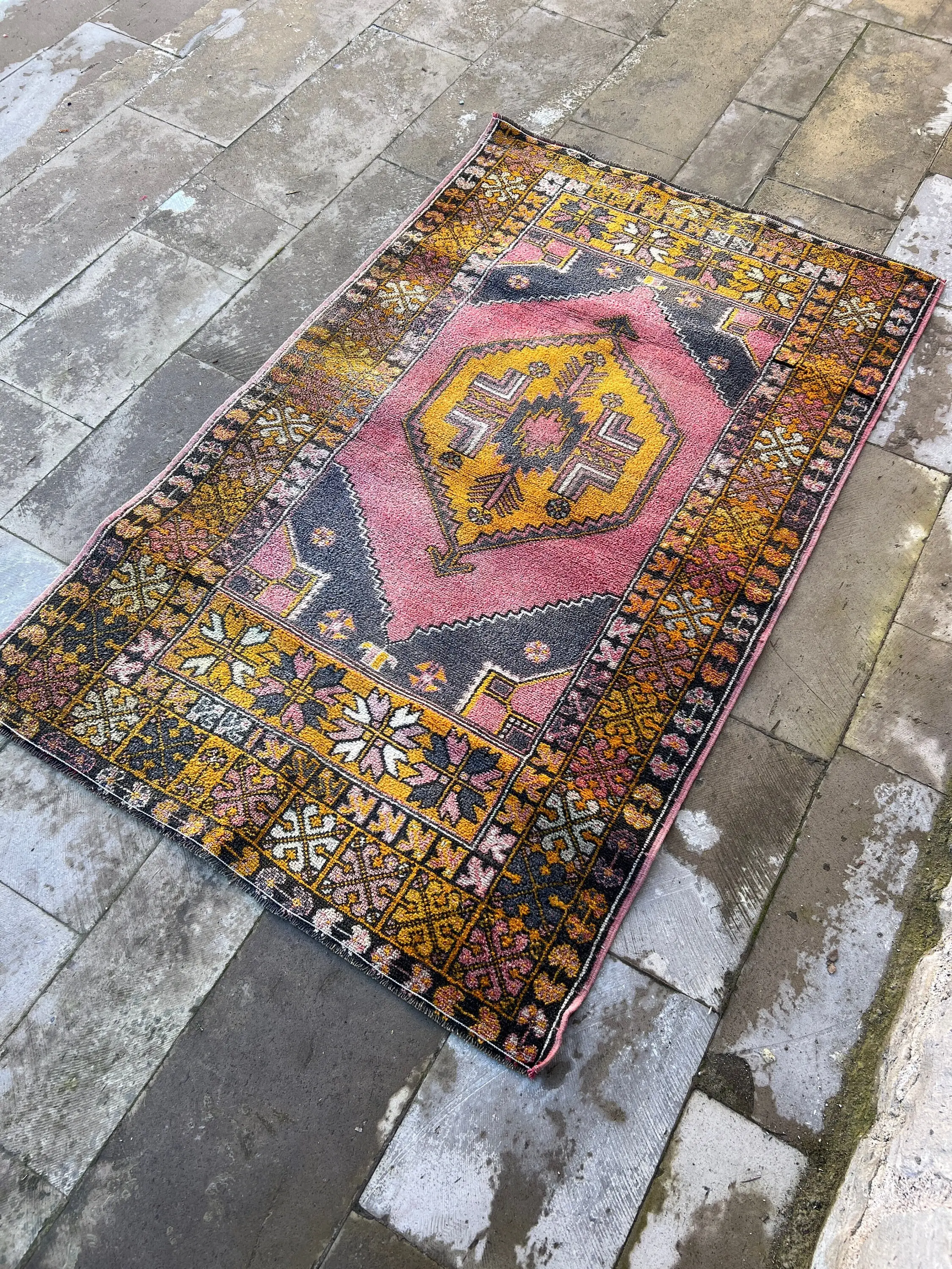 Vintage 3.5x5.7 ft Halı, Türk Halısı, Pembe Çiçekli Yün Halı - 1