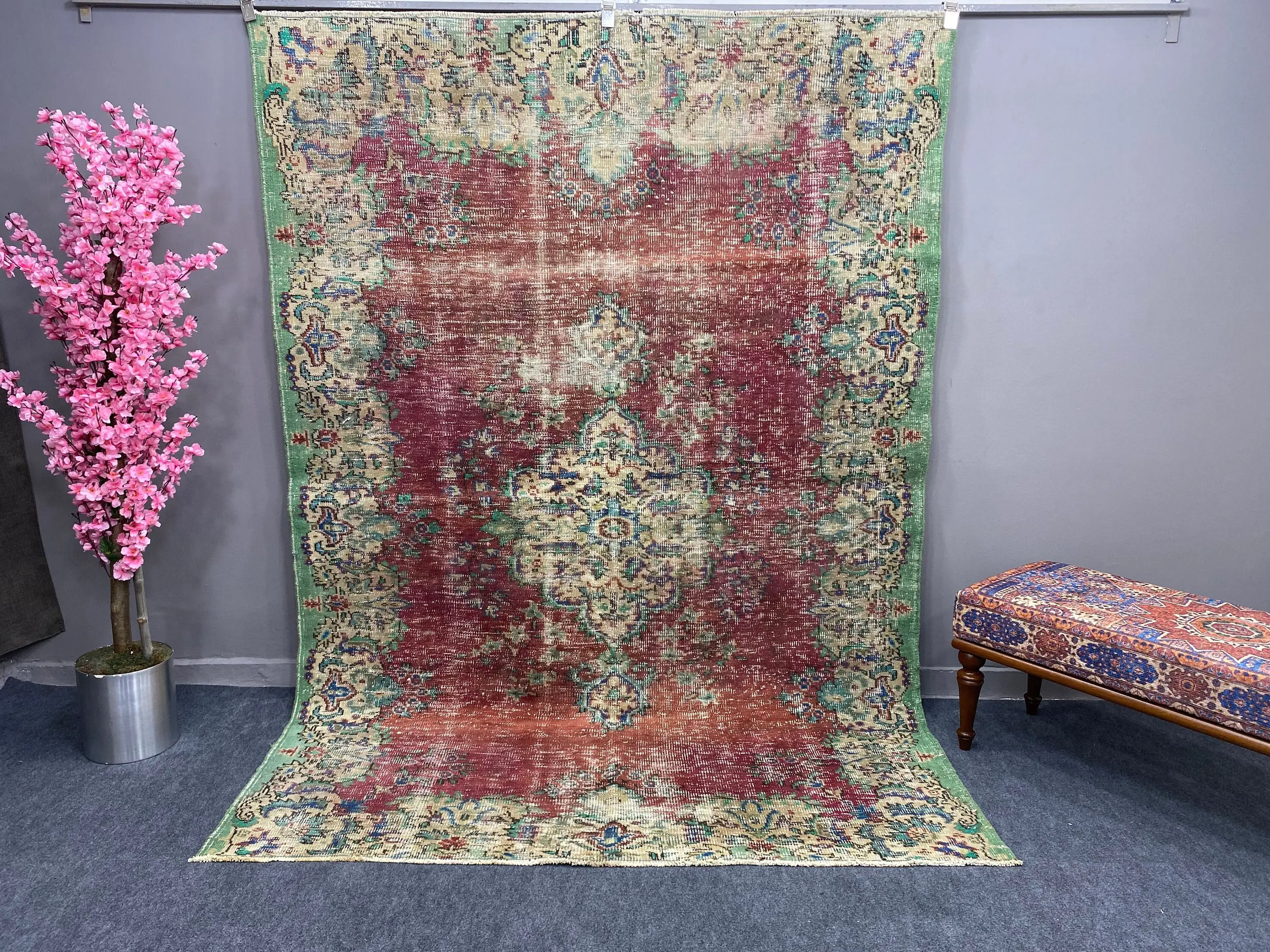 6,2x8,8 ft Teppich, türkischer Vintage Teppich, rot grün umrandeter Teppich - 1