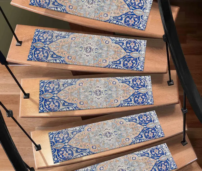 Alfombra estampada con estampado étnico azul: alfombra de escalera con un moderno diseño descolorido