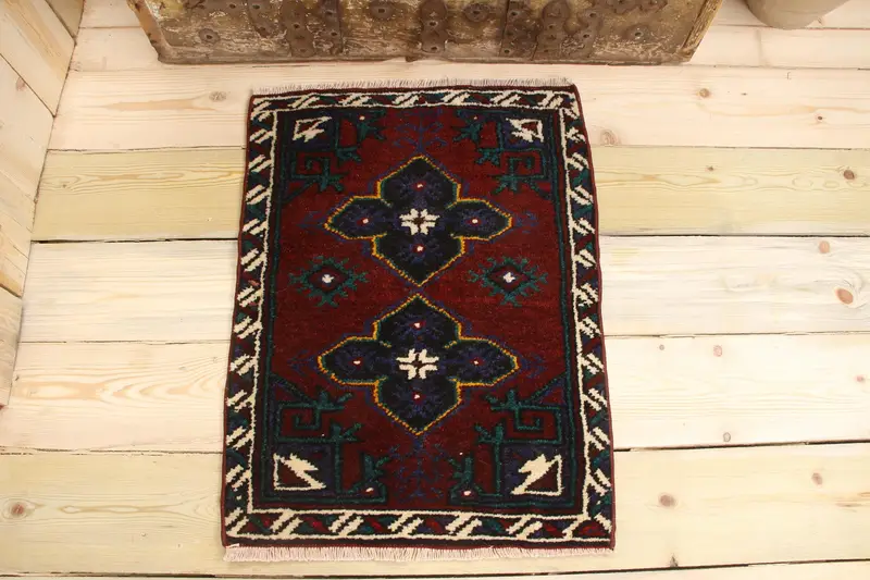 Handgefertigter roter Perserteppich, 1,2x2,1 Fuß mit blauen Akzenten