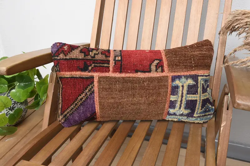 Rot-lila Patchwork-Wurfkissen, besticktes Vintage-Kissen