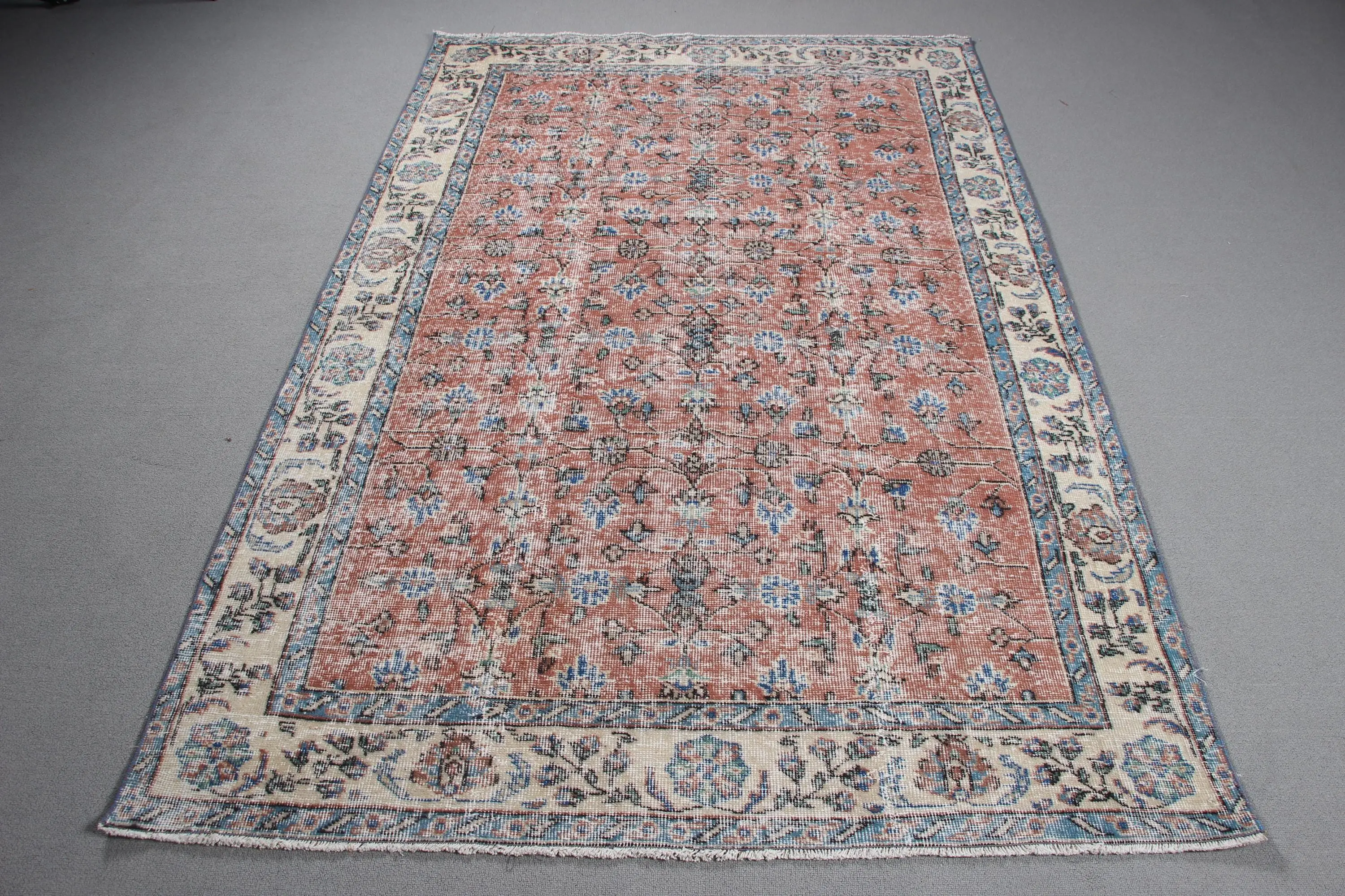 4,9 x 7,7 Fuß großer türkischer Vintage-Teppich, Teppich mit roten Pflanzen und Bäumen - 1