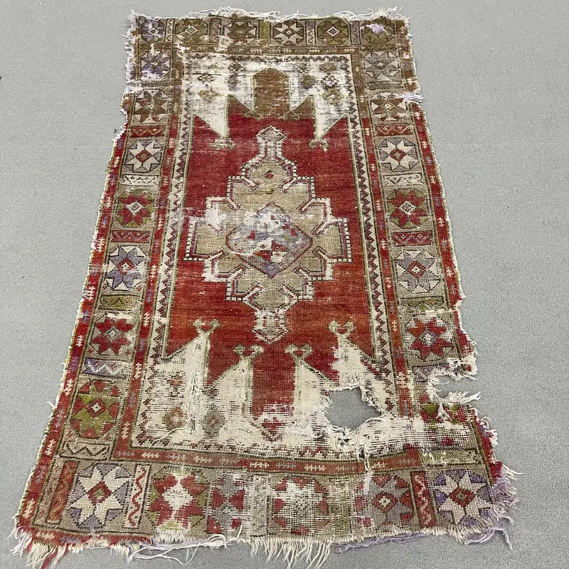 Kırmızı ve Bej Halı, 3x5 ft Bordürlü Tasarım