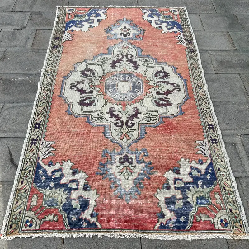 Leuchtender orange-blauer Teppich, 4,2 x 7,3 Fuß großes Patchwork-Design