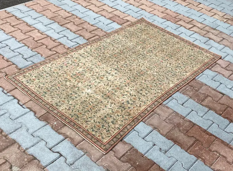 Alfombra Marrón, Arco Iris Floral, 3,7x6,4 ft