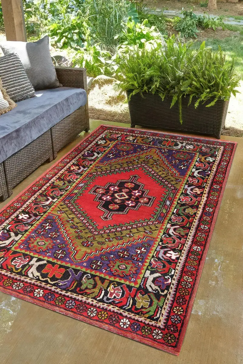 エレガントなプリントラグ：モダンなデザイン、柔らかい生地、ユニークなパターン。