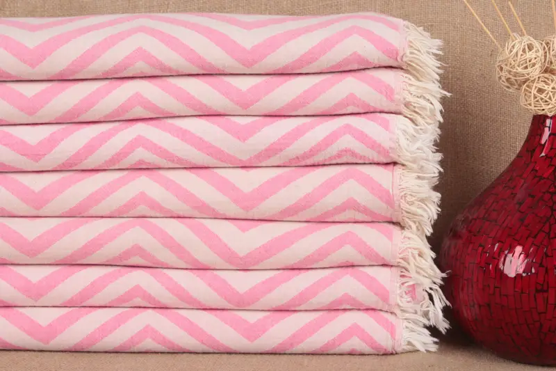 Toalla de playa de algodón orgánico Beige Zigzag, 38x71 pulgadas