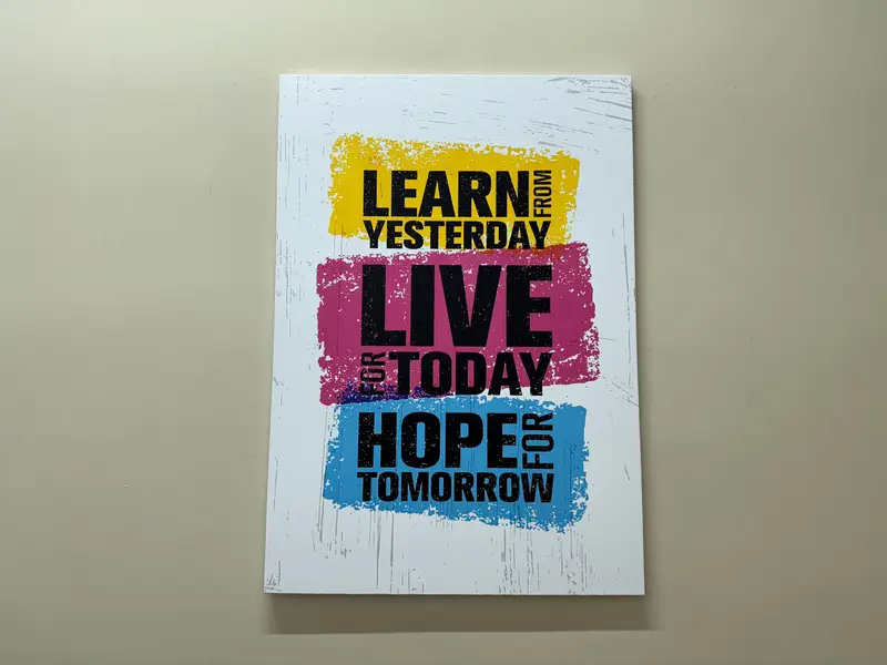 鮮やかなキャンバス アート: カラフルなプリントで空間をグレードアップ