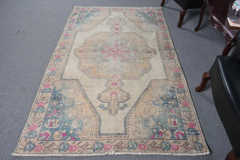 El Yapımı Bej ve Mavi Halı, 4.5x7.5 ft Çizgili Geometrik