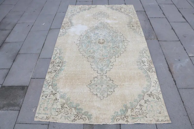 エレガントなベージュの抽象的なラグ、3.8x7.1フィートのシックな装飾