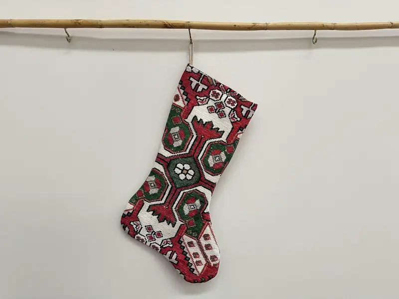 Geometrik Baskılı Çorap: Modern, Şık ve Rahat