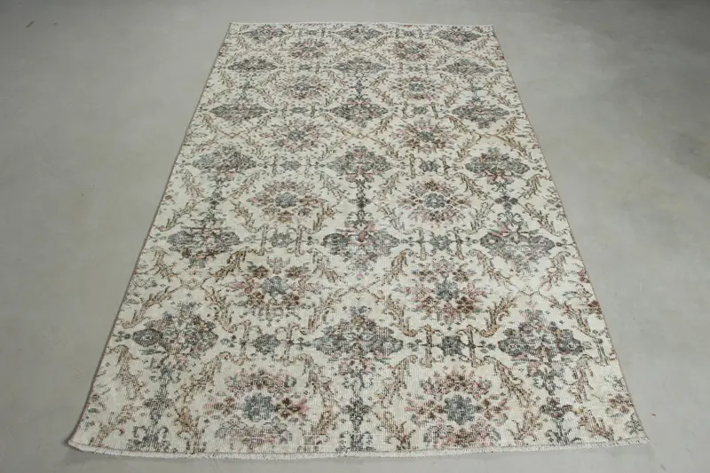 Vintage Türk Halısı 4.6x7.7 ft, Oushak Beyaz Çizgili Yün Halı - 1
