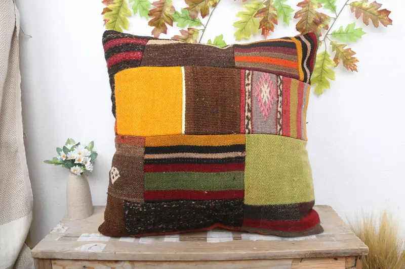 Lila und gelbes Patchwork-Wurfkissen, 24x24 besticktes Vintage-Kissen