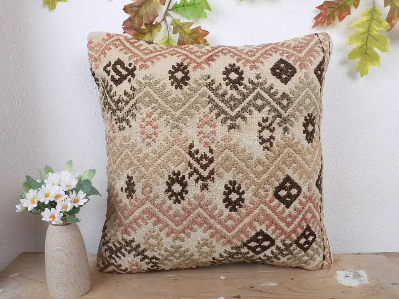 Geometrisches besticktes Wurfkissen in Beige und Braun, vielseitiges 18x18-Kissen