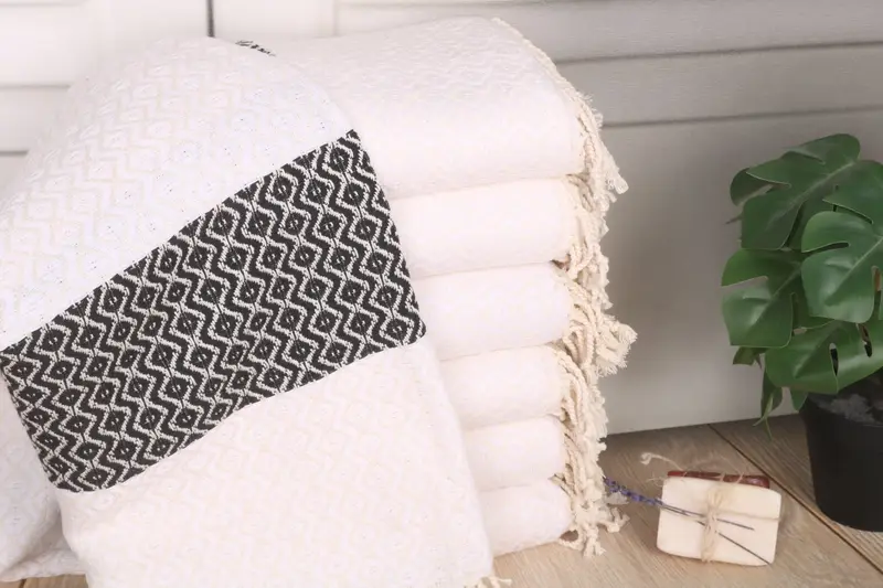 Monogram Beach Towel, Thin and lightweight Turkish peshtemal, Peshtemal, Turkish Towel Beach, Quick-Dry Beach Towel, 70x40 Cotton Striped Towel - 1